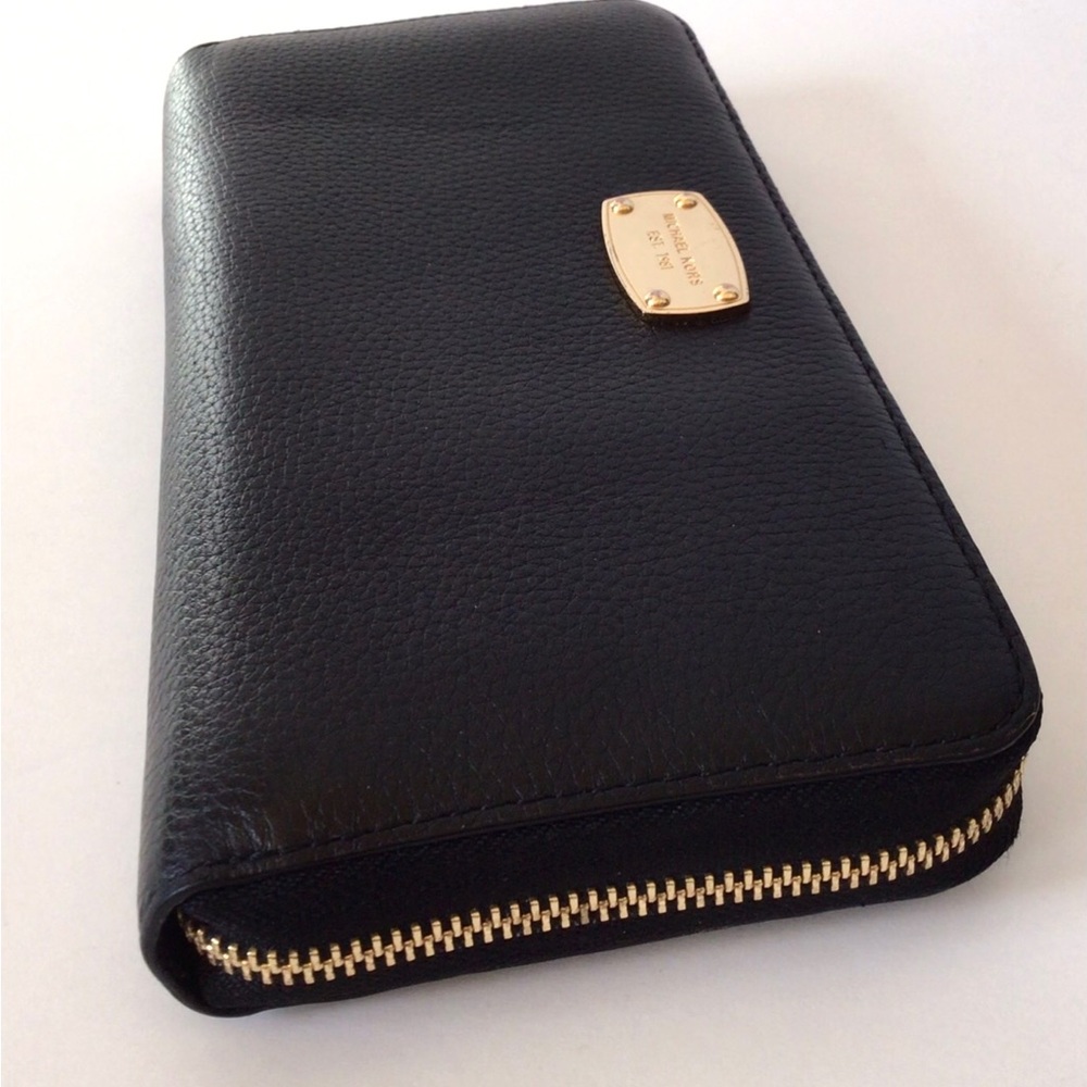 Michael Kors Large Leather Black Wallet - Picture 5 of 9